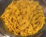 Une image de l'étape 5 de Timbale de spätzles aux tomates, thon, emmental et curcuma.