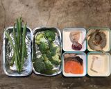 Foto langkah ke 1 dari resep Makanan AnakSup Bening isi Udang & Salmon.