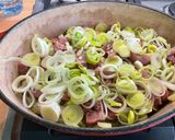 Une image de l'étape 15 de Cocotte de Pommes de Terre, Lard et Poireaux Façon Tofaille.