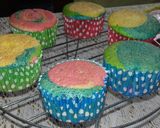 Foto del paso 3 de la receta: Cupcakes Arcoiris (Sin Manteca)