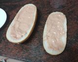 Foto del paso 2 de la receta Bocadillo de pechuga a la plancha, ensalada y salsa rosa