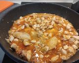 A picture of step 4 of Paella Gancedo (Chicken and Chorizo Rice).