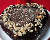 A picture of step 7 of Vallentine Heart cake.