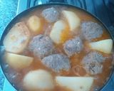 Foto del paso 4 de la receta: Sudado de albóndigas y papas