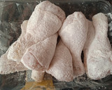 Foto del paso 2 de la receta: Muslitos de pollo en salsa con setas portobello