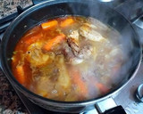 Foto del paso 6 de la receta: Perdiz estofada con zanahorias y alcachofas en salsa de azafrán