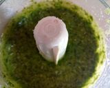 A picture of step 2 of Linguine al Portofino.