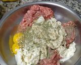 Foto del paso 2 de la receta: Albóndigas en salsa portuguesa muy faciles