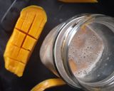 मैंगो कोल्ड कॉफ़ी (Mango Cold coffee recipe in Hindi) रेसिपी चरण 2 फोटो