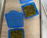A picture of step 3 of Granadilla Lolly (passion fruit ice lolly).