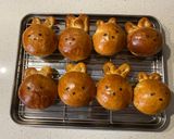 A picture of step 9 of Easter bunny milk rolls with red bean.