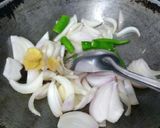 A picture of step 4 of Dum Aaloo.