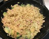Foto del paso 3 de la receta: Espagueti sencillo (bacon y aguacate)
