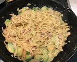 Foto del paso 3 de la receta: Espagueti sencillo (bacon y aguacate)