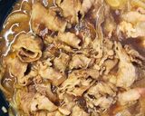 Hình bước làm 2 của món Cơm bò Gyudon