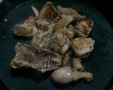 Foto del paso 3 de la receta: Pollo al disco con salsa de champignon y papas en cubo fritas