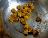 A picture of step 2 of Gatta Curry.