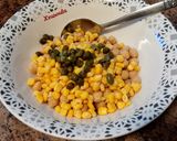 A picture of step 1 of Chickpea Salad with Capers and Tuna.