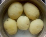 Foto del paso 2 de la receta: Pambazos de papa con longaniza