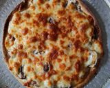 Gambar langkah 3 resipi Mushroom Tortilla Pizza.