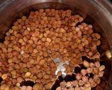 A picture of step 6 of Chana Samosa Chaat.