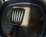 A picture of step 4 of Chicken panini.