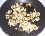 Foto del paso 2 de la receta: Tallarines con hongos y espinaca