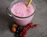 Une image de l'étape 2 de Milkshake aux fruits rouges.