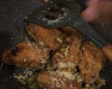 Foto langkah ke 5 dari resep Chicken Wings Garlic Parmesan.