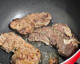 Foto langkah ke 2 dari resep Beef steak with honey garlic sauce.