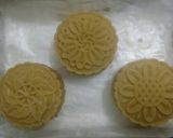 A picture of step 6 of Mung Bean Mooncakes.