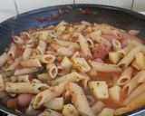 Foto del paso 3 de la receta: Guisito de fideos con papa y salchichas