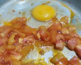 Foto langkah ke 2 dari resep Tomato Scramble Egg.