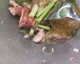 Foto langkah ke 2 dari resep Ikan asin masak asam II.