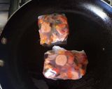 Foto del paso 7 de la receta Rollitos de verduras con salchicha en papel de arroz