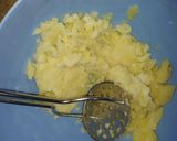A picture of step 2 of Potato Bolls.