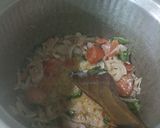 A picture of step 2 of Indo Chinese pasta.