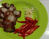 รูปขั้นตอนการทำที่ 1 ของ ผัดคะน้าหมูกรอบ