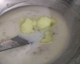 A picture of step 3 of Bombay karachi halwa.