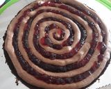 Foto langkah ke 10 dari resep Black Forrest Panggang DCC Base birthday cake.