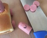 Foto del paso 3 de la receta: Carritos de pan con salchicha para niños