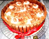 A picture of step 2 of Chocolate Kitkat Cake.