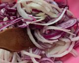 Foto del paso 3 de la receta: Cebollas fermentadas 🧅Fermento de cebolla amarilla y cebolla morada 💛💜Probióticos 🦠🦠🦠🦠🦠🦠