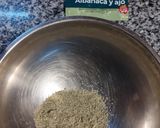 Foto del paso 4 de la receta: Salmón rosado con salsa de albahaca y ajo express con tip para quitar la piel