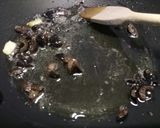 A picture of step 1 of Sedanini al tonno.