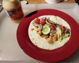 Zöldséges tortilla csirkemellkockákkal, és ráksaláta öntettel recept fázis 6 fotója