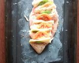 Foto del paso 3 de la receta: Pechuga caprese con puré mixto