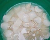 Foto langkah ke 3 dari resep Keripik singkong daun kunyit.