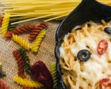 A picture of step 9 of Spaghetti with cheese and pepper.
