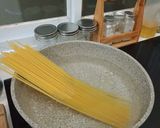 Foto langkah ke 1 dari resep Spagetti Aglio e Olio Topping Udang.